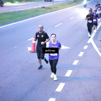 Runner Photo 8234590