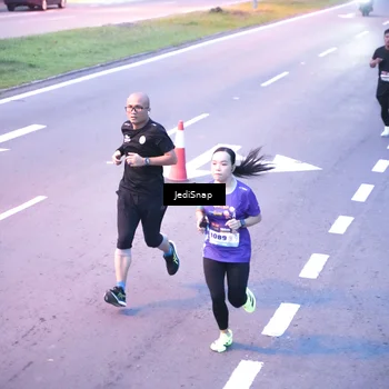 Runner Photo 8234597