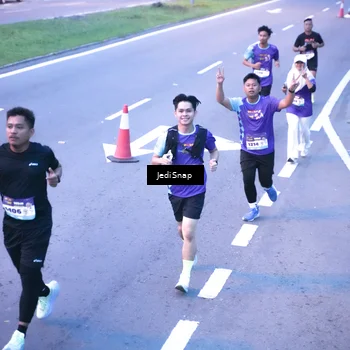 Runner Photo 8234662