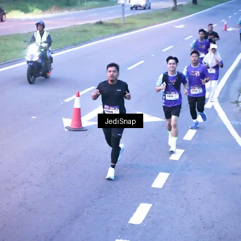 Runner Photo 8234678