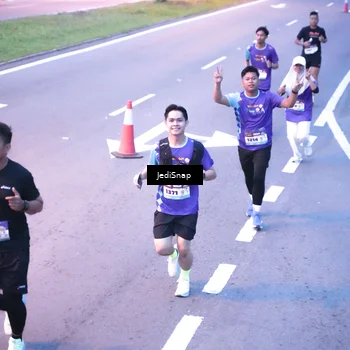 Runner Photo 8234697