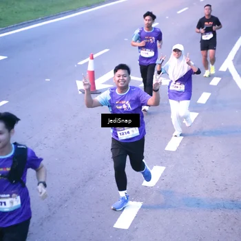 Runner Photo 8234708