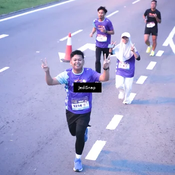 Runner Photo 8234711