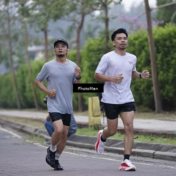 Runner Photo 8234754