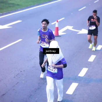 Runner Photo 8234762