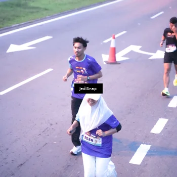 Runner Photo 8234767