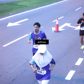 Runner Photo 8234771