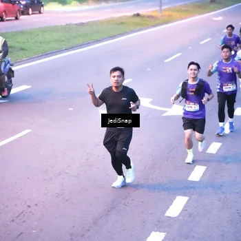 Runner Photo 8234780