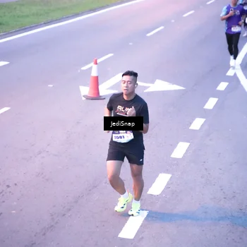 Runner Photo 8234798