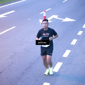 Runner Photo 8234803