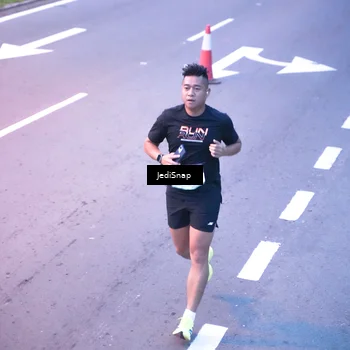 Runner Photo 8234809