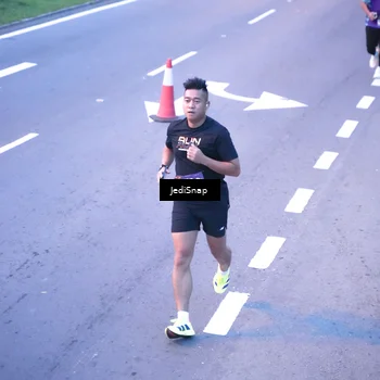 Runner Photo 8234815