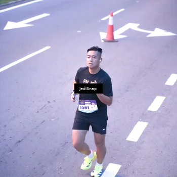 Runner Photo 8234839