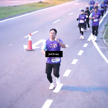 Runner Photo 8234847