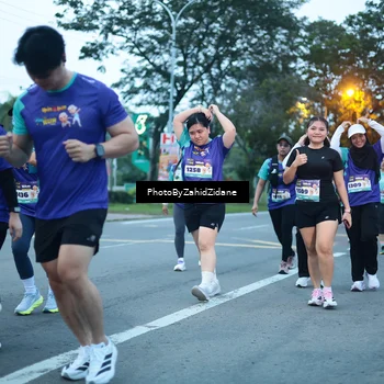 Runner Photo 8234859
