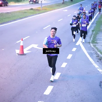 Runner Photo 8234860
