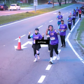 Runner Photo 8234902