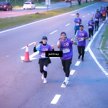 Runner Photo 8234913