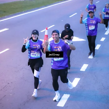 Runner Photo 8234975