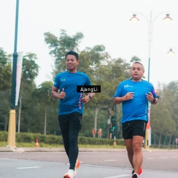 Runner Photo 8235007
