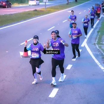 Runner Photo 8235009