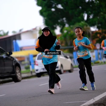 Runner Photo 8235022