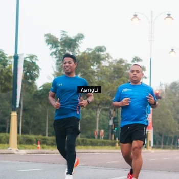 Runner Photo 8235024