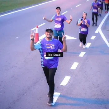 Runner Photo 8235025