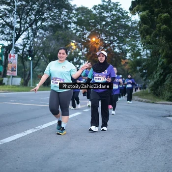 Runner Photo 8235035
