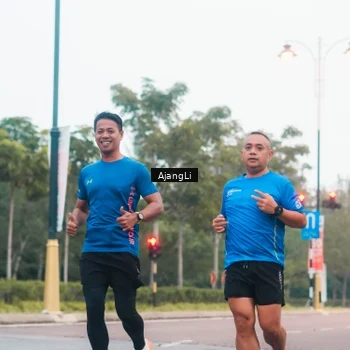 Runner Photo 8235038