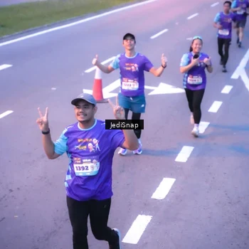 Runner Photo 8235065