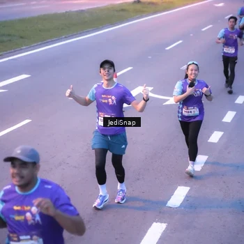 Runner Photo 8235082