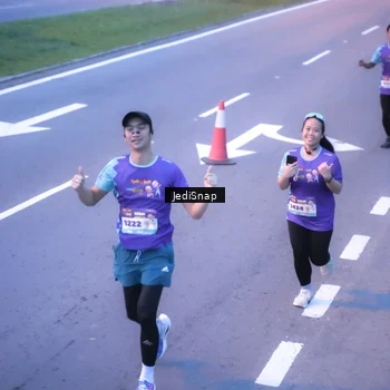 Runner Photo 8235094