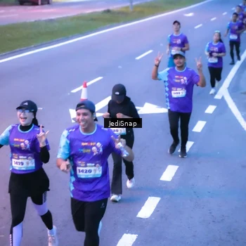 Runner Photo 8235105