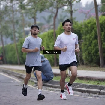 Runner Photo 8235113