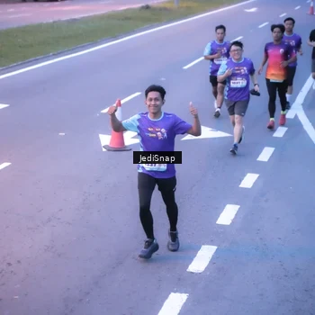 Runner Photo 8235136