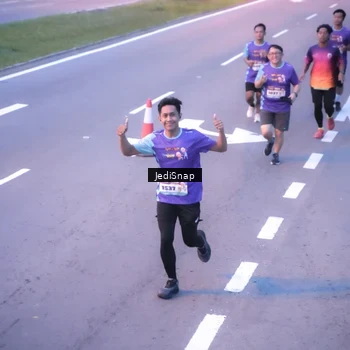 Runner Photo 8235144