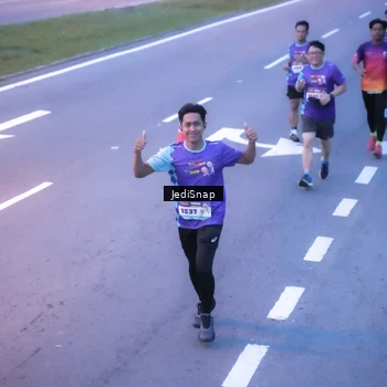 Runner Photo 8235161
