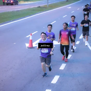 Runner Photo 8235201
