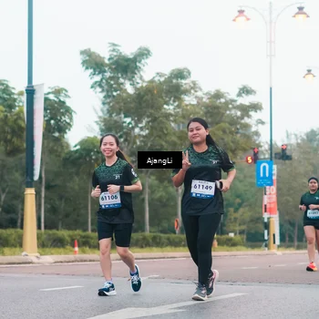 Runner Photo 8235203