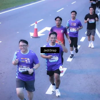 Runner Photo 8235242