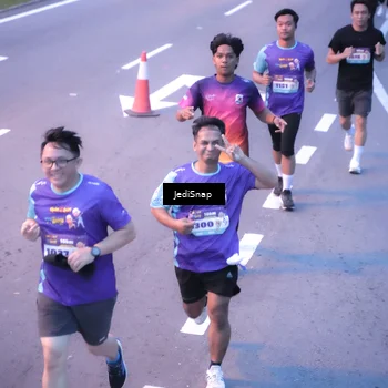 Runner Photo 8235246