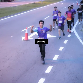 Runner Photo 8235265