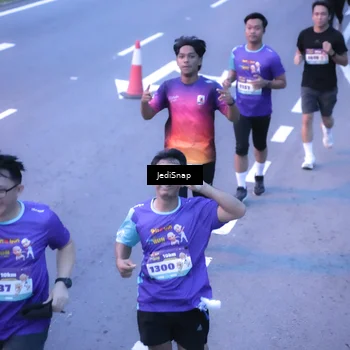 Runner Photo 8235268
