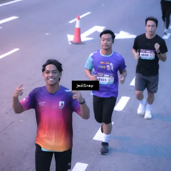 Runner Photo 8235296