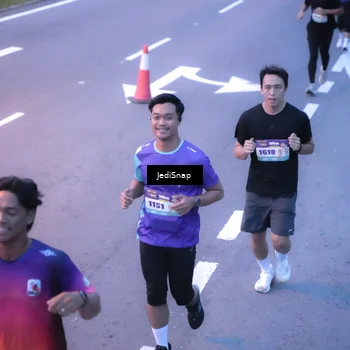 Runner Photo 8235314