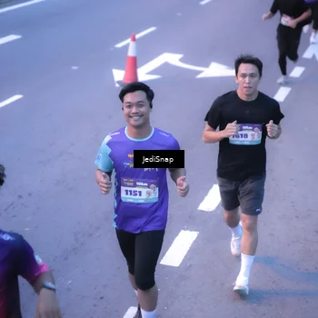 Runner Photo 8235315