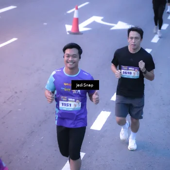Runner Photo 8235324