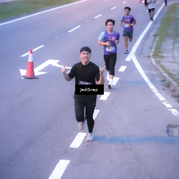 Runner Photo 8235350