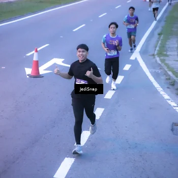 Runner Photo 8235361